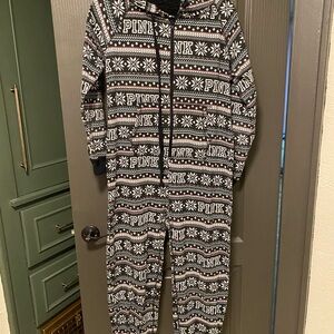 Victoria's Secret Black and White Patterned Sleepwear